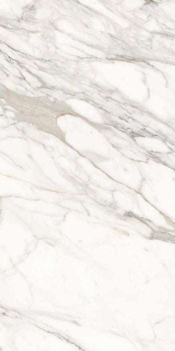 Dettaglio piastrella per pavimenti e rivestimenti in gres porcellanato effetto marmo bianco della collezione Versilia di Ceramiche Keope, formato 60x120, colore Borghini White 