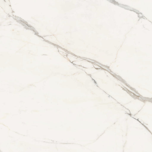 Dettaglio piastrella per pavimenti e rivestimenti in gres porcellanato effetto marmo bianco della collezione Versilia di Ceramiche Keope, formato 120x120, colore Assoluto White