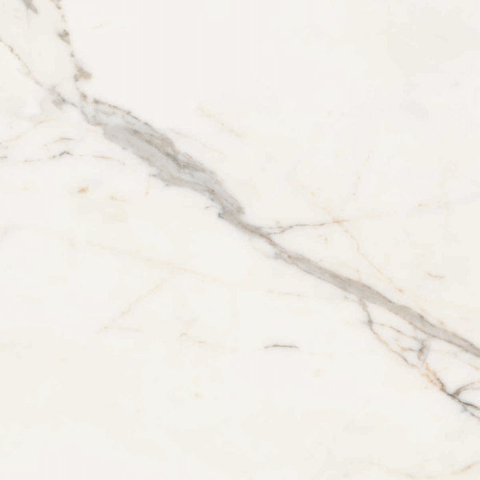 Dettaglio piastrella per pavimenti e rivestimenti in gres porcellanato effetto marmo bianco della collezione Versilia di Ceramiche Keope, formato 60x60, colore Assoluto White