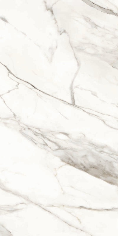 Dettaglio piastrella per pavimenti e rivestimenti in gres porcellanato effetto marmo bianco della collezione Versilia di Ceramiche Keope, formato 60x120, colore Borghini White 