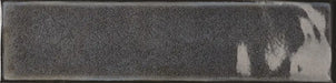 Dettaglio piastrella per rivestimento in ceramica effetto mattoncino Lucido 7,6x30,5 cm della collezione Karma, colore Fumo di Ceramica Settecento