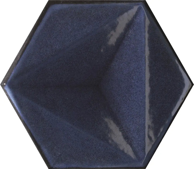 Dettaglio piastrella per rivestimento in ceramica formato esagonale Lucido 15,1x17,3 cm della collezione Karma, colore Blu di Ceramica Settecento