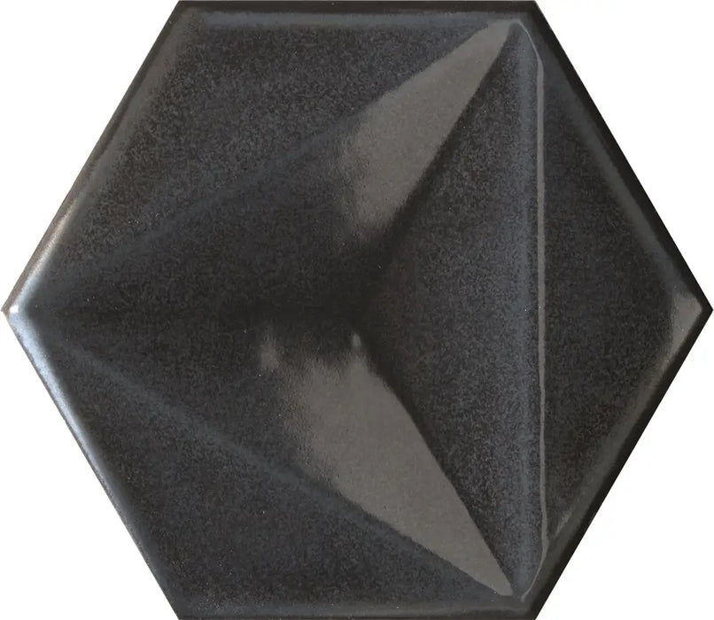 Dettaglio piastrella per rivestimento in ceramica formato esagonale Lucido 15,1x17,3 cm della collezione Karma, colore Grafite di Ceramica Settecento