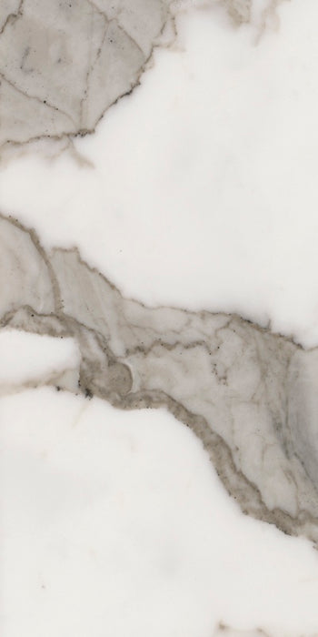 Dettaglio piastrella in gres porcellanato effetto marmo, Ceramiche Keope - Collezione Elements Lux, formato 60x120 cm, finitura natural r9, colore Calacatta. Ideale per pavimenti e rivestimenti di design.