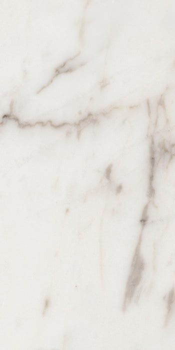 Dettaglio piastrella in gres porcellanato effetto marmo, Ceramiche Keope - Collezione Elements Lux, formato 60x120 cm, finitura lappata, vellutata al tatto, colore Calacatta. Ideale per pavimenti e rivestimenti di design.