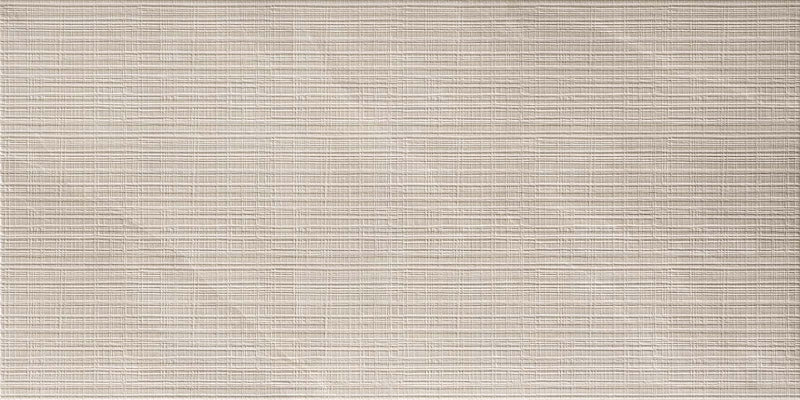 dettaglio piastrella per rivestimento effetto pietra ardesia rigato. collezione Ubik, formato 60x120, colore Greige