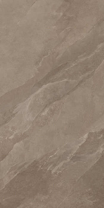 dettaglio piastrella per pavimento e rivestimento effetto pietra ardesia. collezione Ubik, formato 60x120, colore Walnut
