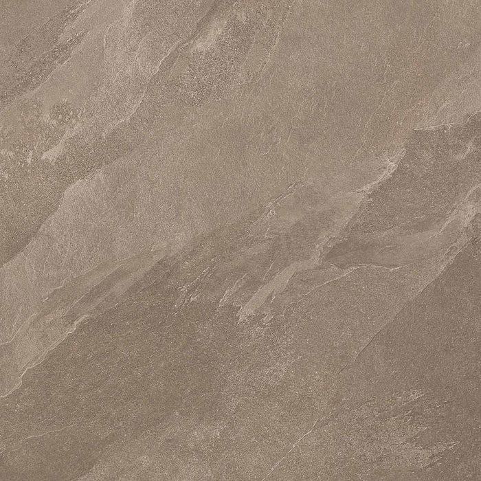 dettaglio piastrella per pavimento e rivestimento effetto pietra ardesia. collezione Ubik, formato 60x60, colore Walnut