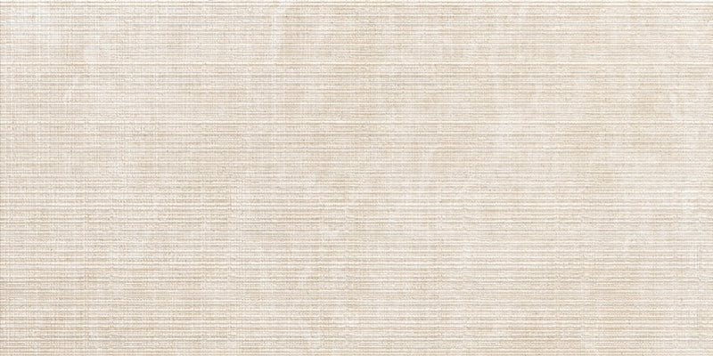 Dettaglio piastrella in gres porcellanato effetto pietra naturale rigata leggermente a rilievo. Omnia di ceramiche keope 60x120 colore Venezia Ivory Crossing 3D