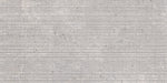 Dettaglio piastrella in gres porcellanato effetto pietra naturale rigata leggermente a rilievo. Omnia di ceramiche keope 60x120 colore Devix GreigeCrossing 3D