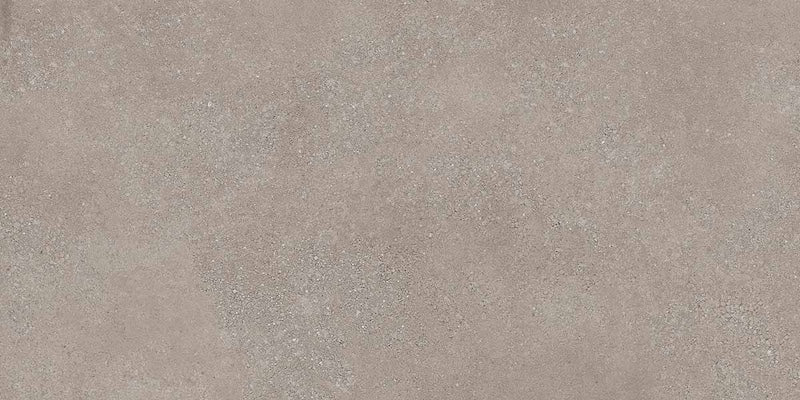 Dettaglio piastrella in gres porcellanato effetto cemento, Ceramiche Keope - Collezione Geo, formato 30x60 cm, finitura grip, antiscivolo R11, colore Grey. Ideale per pavimenti e rivestimenti esterni di design.