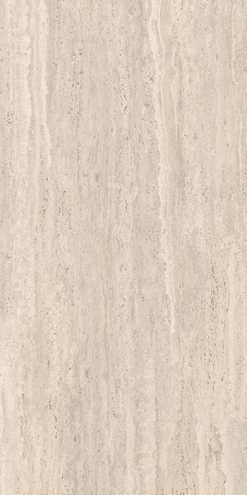 Dettaglio piastrella in gres porcellanato effetto travertino. Trevi di ceramiche keope 60x120 colore Walnut