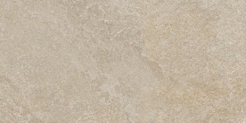 dettaglio piastrella per pavimento e rivestimento effetto pietra quarzite. collezione Arkè, formato 30x60 per esterni, colore Beige