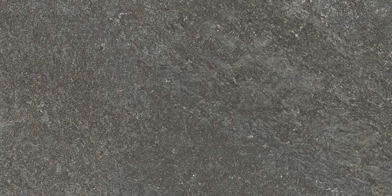 Dettaglio piastrella per pavimento e rivestimento in gres porcellanato effetto pietra quarzite di Ceramiche Keope, collezione Arkè, formato 30x60, colore Anthracite