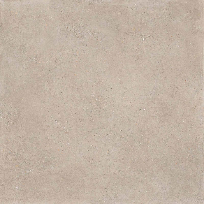 Dettaglio piastrella in gres porcellanato effetto cemento, Ceramiche Keope - Collezione District, formato 120x120 cm, finitura spazzolata R10, colore Greige. Ideale per pavimenti e rivestimenti di design.