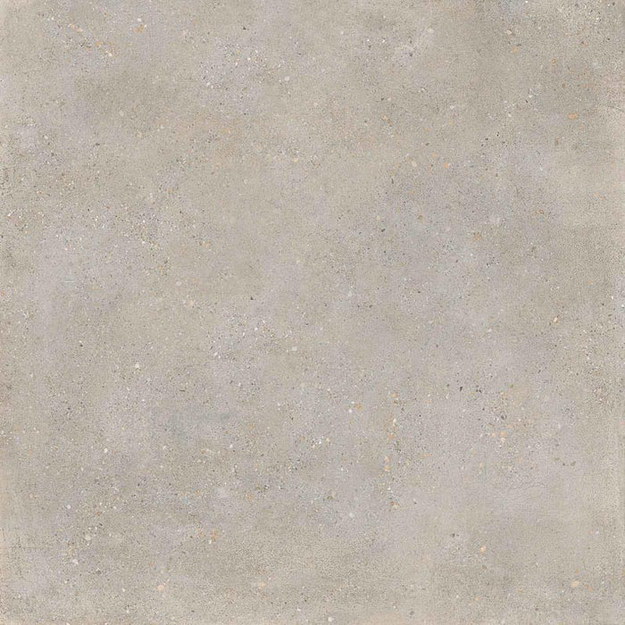 Dettaglio piastrella in gres porcellanato effetto cemento, Ceramiche Keope - Collezione District, formato 120x120 cm, finitura spazzolata R10, colore Silver. Ideale per pavimenti e rivestimenti di design.