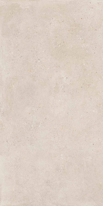 Dettaglio piastrella in gres porcellanato effetto cemento, Ceramiche Keope - Collezione District, formato 60x120 cm, finitura spazzolata R10, colore Ivory. Ideale per pavimenti e rivestimenti di design.