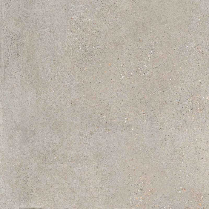 Dettaglio piastrella in gres porcellanato effetto cemento, Ceramiche Keope - Collezione District, formato 60x60 cm, finitura spazzolata R10, colore Silver. Ideale per pavimenti e rivestimenti di design.
