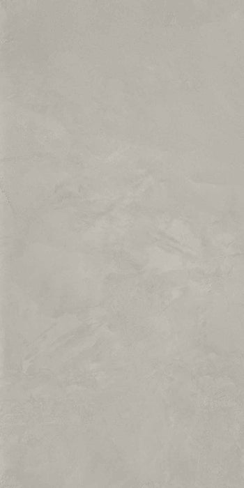 Dettaglio piastrella in gres porcellanato per pavimenti e rivestimenti  effetto resina, collezione Syntech, formato 60x120, colore Silver