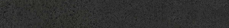 Dettaglio piastrella per pavimento e rivestimento in gres porcellanato effetto pietra lavica della collezione Lavica di Ceramiche Keope, formato 7.5x60, colore Black