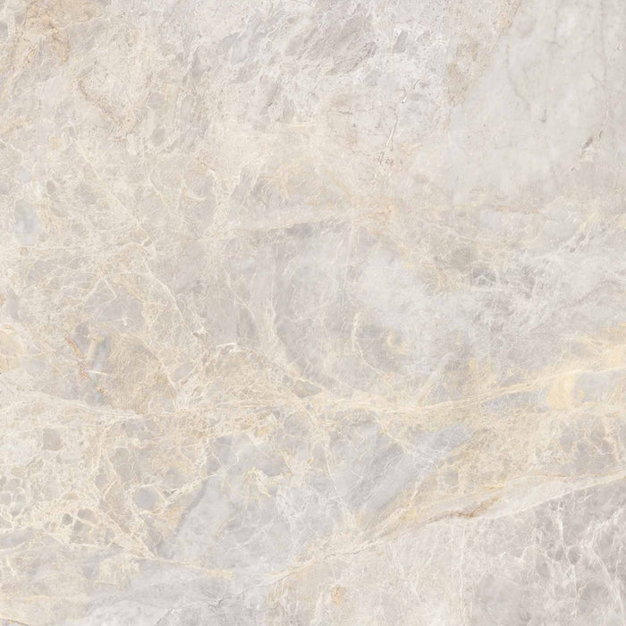 Dettaglio piastrella per pavimenti e rivestimenti in gres porcellanato effetto marmo grigio della collezione Versilia di Ceramiche Keope, formato 120x120, colore Fiorito Ivory