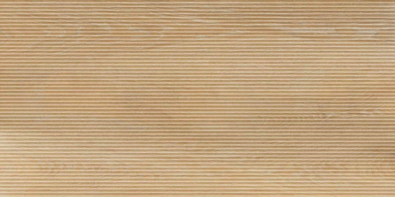 Dettaglio piastrella in gres porcellanato effetto legno rovere rigato leggermente in rilievo. Unica di ceramiche keope 60x120 colore Honey