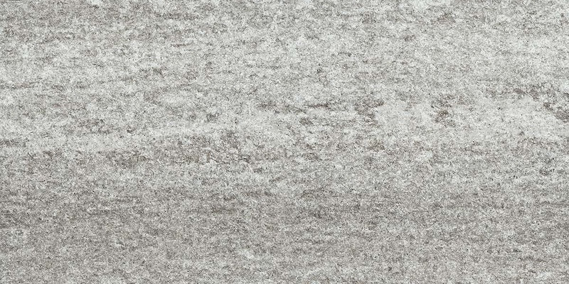 Dettaglio piastrella in gres porcellanato effetto. Percorsi Smart di ceramiche keope 30x60 antiscivolo colore Pietra di Bagnolo