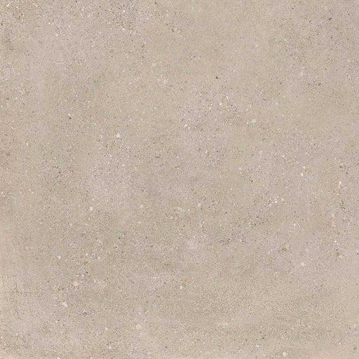 Dettaglio piastrella in gres porcellanato effetto cemento, Ceramiche Keope - Collezione District, formato 60x60 cm, finitura structured R11, colore Greige. Ideale per pavimenti e rivestimenti esterni di design.