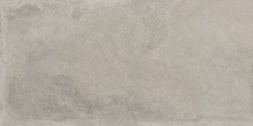 Dettaglio piastrella per pavimenti e rivestimenti effetto cemento industriale. Scopri Moov di Ceramiche Keope nel formato 60x120, colore Grey.