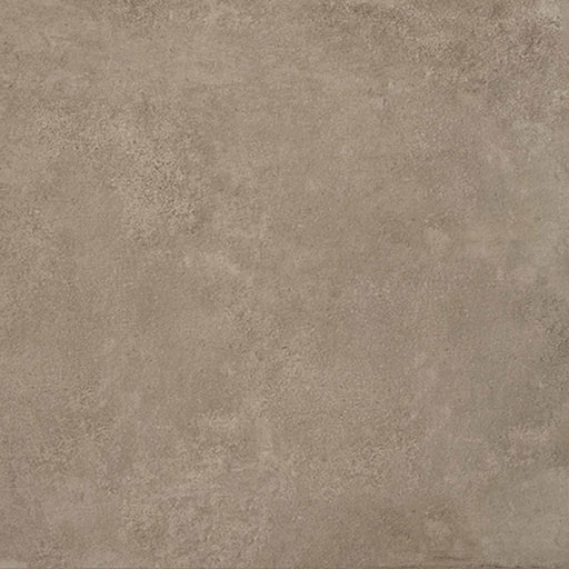 Dettaglio piastrella per pavimenti e rivestimenti effetto cemento industriale. Scopri Moov di Ceramiche Keope nel formato 120x120, colore Moka.