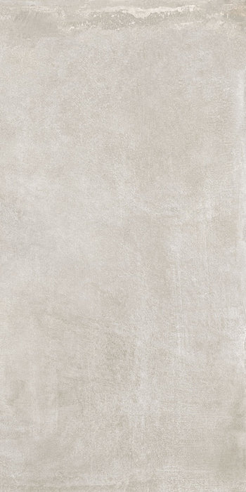 Dettaglio piastrella in gres porcellanato effetto cemento industriale. Noord di ceramiche keope 60x120 colore Silver 