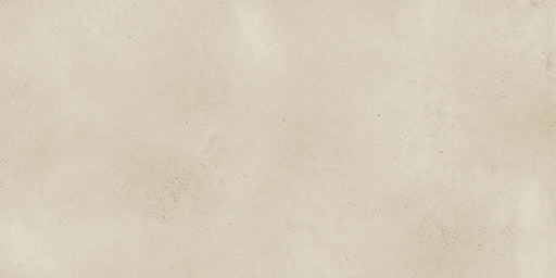 Dettaglio piastrella per pavimenti in gres porcellanato effetto resina 45x90 della collezione Koinè, colore Gesso, di Ceramica Settecento