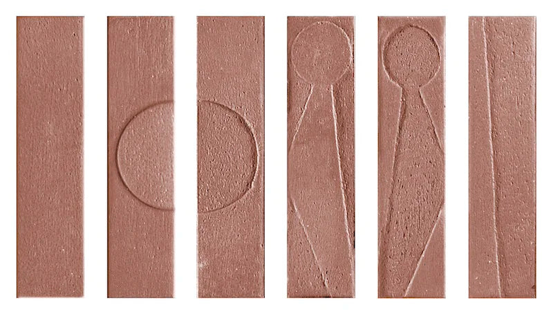 Dettaglio piastrella da rivestimento in gres porcellanato effetto etnico e effetto mattoncino 4,5x18,6 cm, della collezione Koinè, colore Ossido, di Ceramica Settecento