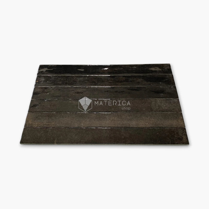 Foto piastrelle per rivestimento interno in gres porcellanato effetto mattoncino lucido della collezione Life di Ceramica Rondine, formato 4.8x45 cm, colore Back