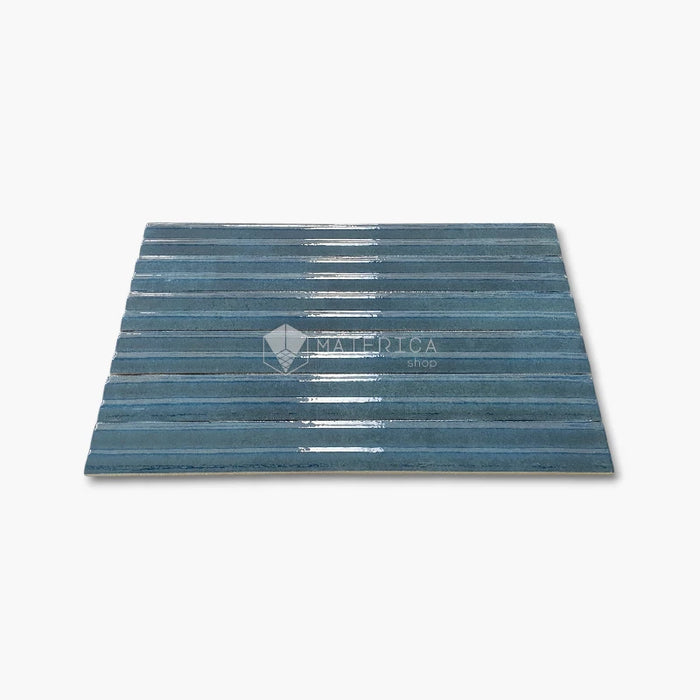 Foto piastrelle per rivestimento interno in gres porcellanato effetto mattoncino lucido a rilievo della collezione Life di Ceramica Rondine, formato 4.8x45 cm, colore 3D Slide Sea Water