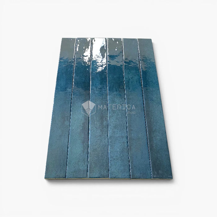 Foto piastrelle per rivestimento interno in gres porcellanato effetto mattoncino lucido della collezione Life di Ceramica Rondine, formato 4.8x45 cm, colore Sea Water