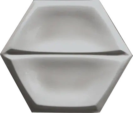 Dettaglio piastrella per rivestimento in ceramica formato esagonale opaco 15,6x18 cm della collezione Magnolia, colore Smoke di Ceramica Settecento