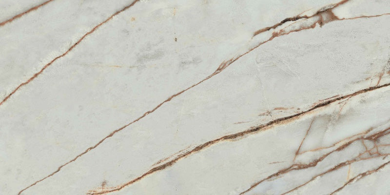 Piastrella per pavimenti e rivestimenti dal design sofisticato ed elegante in gres porcellanato effetto marmo opaco, ideale per ambienti moderni e raffinati. Collezione La Marmoteca di Gardenia Orchidea, formato 60x120 cm, colore Grey Wonder