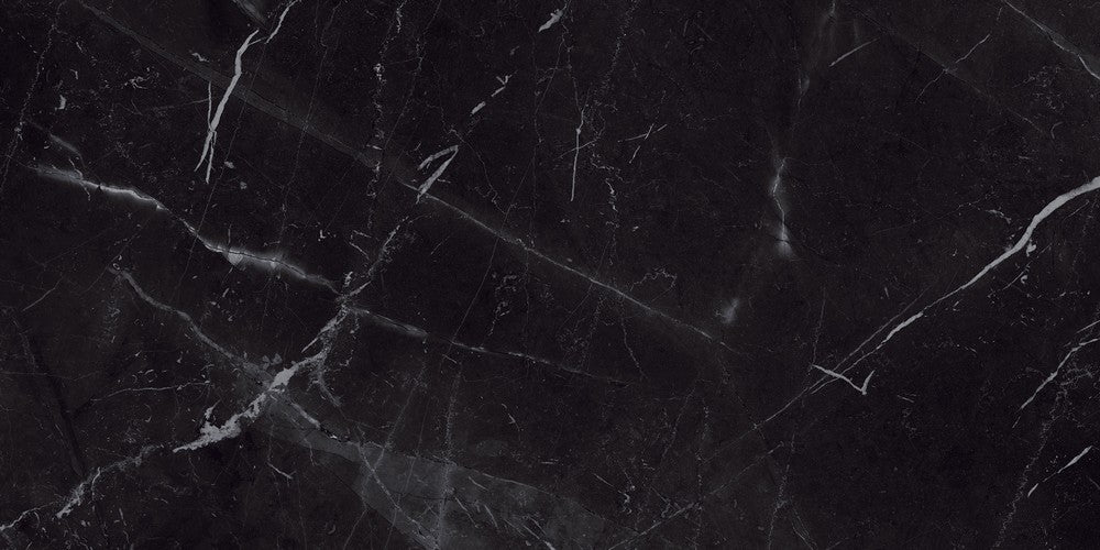 dettaglio piastrella per pavimenti e rivestimenti in gres porcellanato effetto marmo opaco, della collezione La Marmoteca di Gardenia Orchidea, formato 60x120 NAT. PTECH, colore Marquinia Black