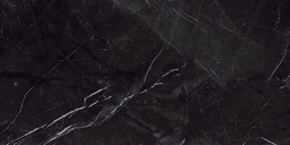 dettaglio piastrella per pavimenti e rivestimenti in gres porcellanato effetto marmo opaco, della collezione La Marmoteca di Gardenia Orchidea, formato 60x120 NAT. PTECH, colore Marquinia Black