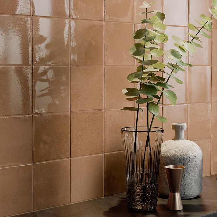 Dettaglio piastrella per rivestimento in gres porcellanato effetto mattoncino lucido 10x10 cm della collezione Marrakech, colore Copper di Ceramica Rondine