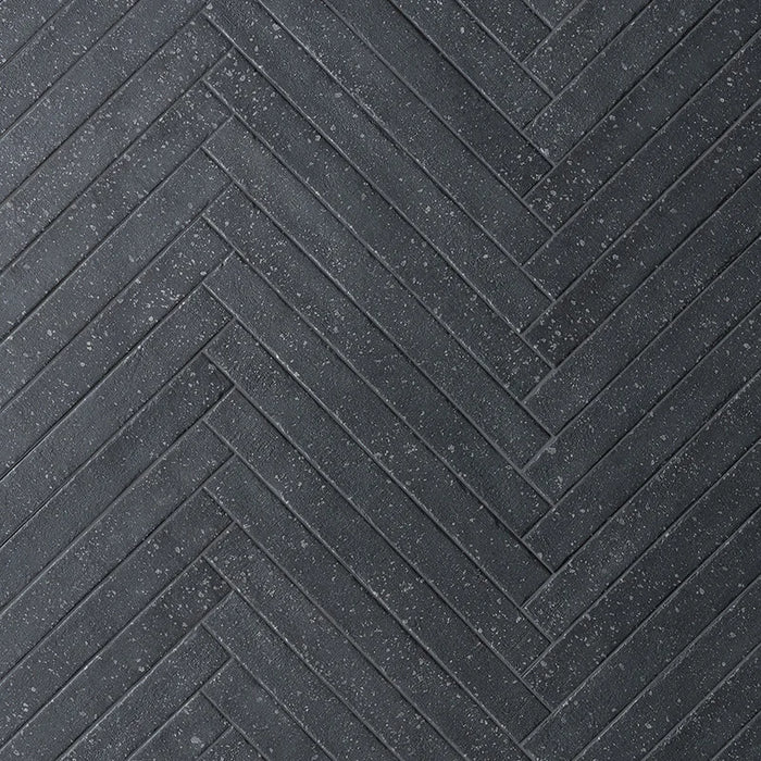 Posato a spina di pesce della piastrella per pavimento e rivestimento interno in gres porcellanato effetto mattoncino e graniglia della collezione Mixture di Ceramica Rondine, formato 4.8x45 cm, colore Anthracite