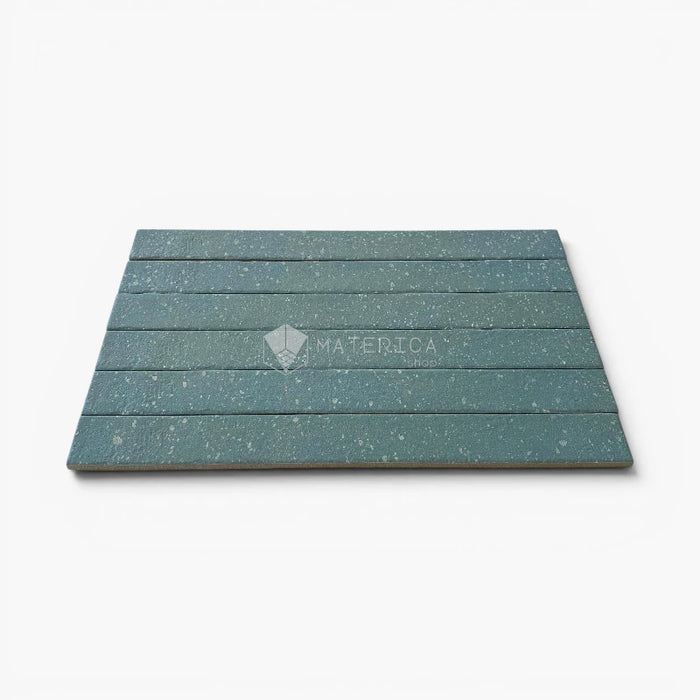 Foto piastrelle per pavimento e rivestimento interno in gres porcellanato effetto mattoncino e graniglia della collezione Mixture di Ceramica Rondine, formato 4.8x45 cm, colore Cerulean