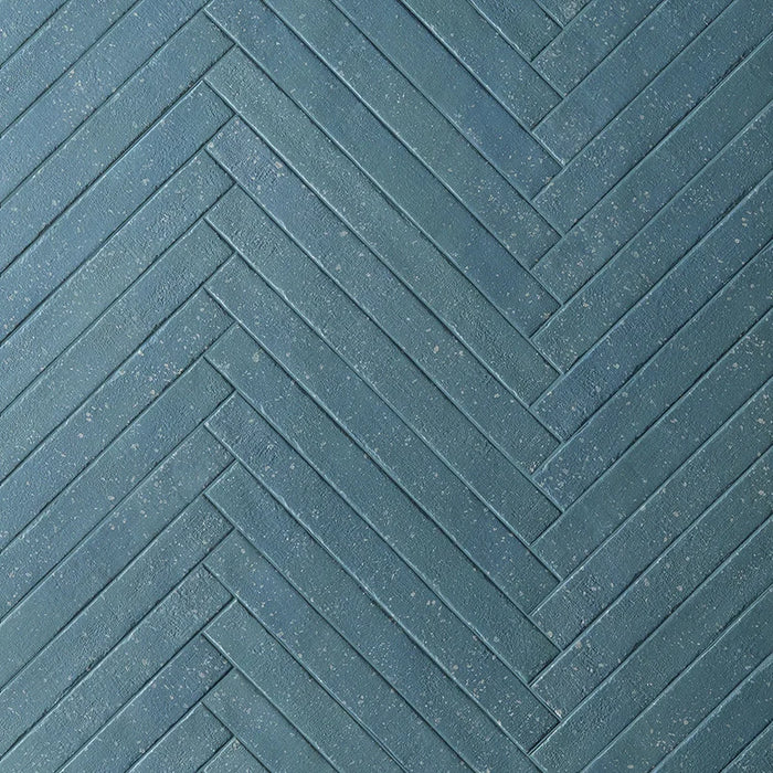 Posato a spina di pesce della piastrella per pavimento e rivestimento interno in gres porcellanato effetto mattoncino e graniglia della collezione Mixture di Ceramica Rondine, formato 4.8x45 cm, colore Cerulean