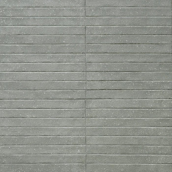 Posato a correre della piastrella per pavimento e rivestimento interno in gres porcellanato effetto mattoncino e graniglia della collezione Mixture di Ceramica Rondine, formato 4.8x45 cm, colore Light Grey