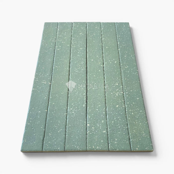 Foto piastrelle per pavimento e rivestimento interno in gres porcellanato effetto mattoncino e graniglia della collezione Mixture di Ceramica Rondine, formato 4.8x45 cm, colore Natural Green