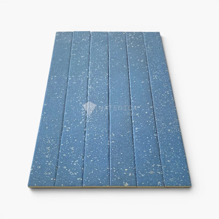 Foto piastrelle per pavimento e rivestimento interno in gres porcellanato effetto mattoncino e graniglia della collezione Mixture di Ceramica Rondine, formato 4.8x45 cm, colore Royal Blue