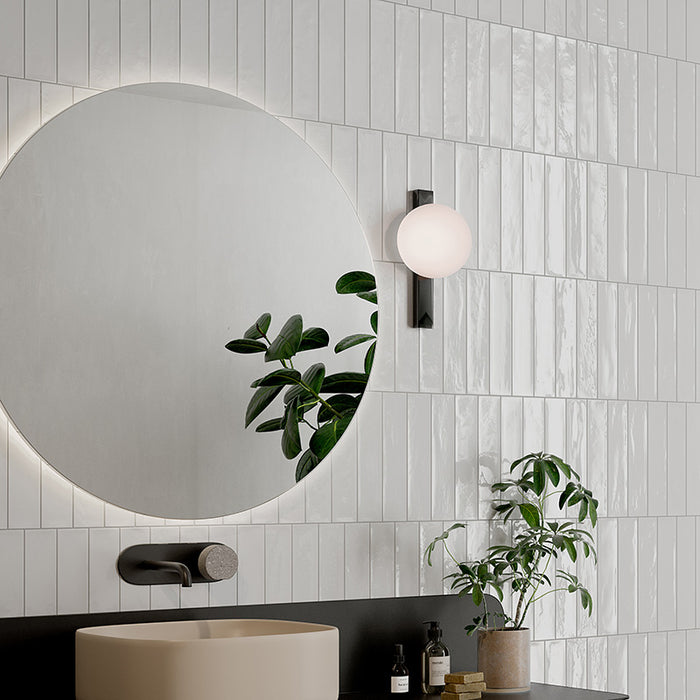 Dettaglio piastrella per rivestimento in gres porcellanato effetto mattoncino lucido 6x25 cm della collezione Mojave, colore White di Ceramica Rondine