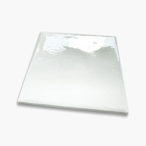 Foto Piastrella da pavimento e rivestimento in gres porcellanato serie Maioliche di Ceramica Valsecchia, colore Bianco 15x15