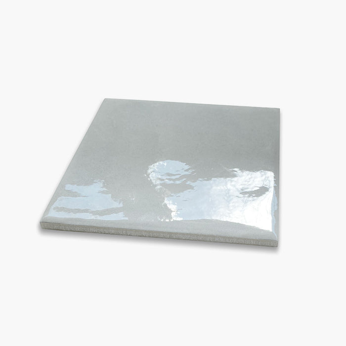 Foto Piastrella da pavimento e rivestimento in gres porcellanato serie Maioliche di Ceramica Valsecchia, colore Grigio 15x15